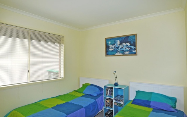 Serrell BY THE SEA - Free Wifi - PET Friendly – Guest Rooms – Inverloch