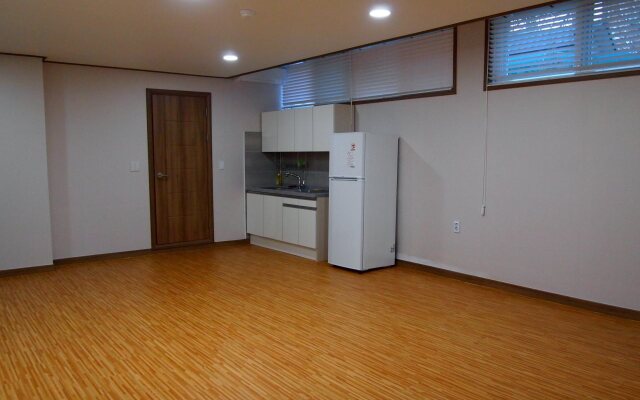 Traum Hotel & Condo