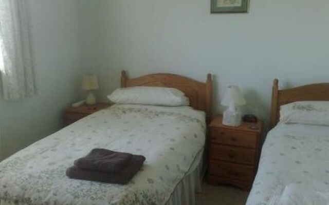 Oak Tree Farm. B&B.