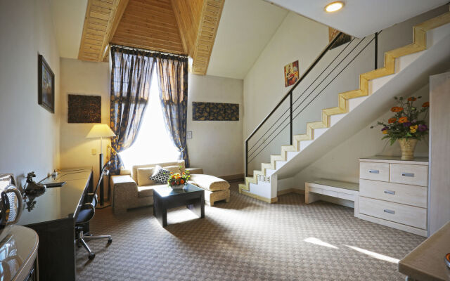 Metro Tourist Hotel