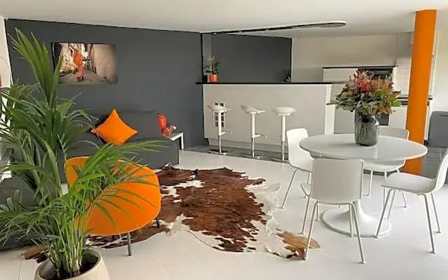 Leen & Bruno's NamaStay