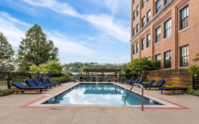 Historic Loft Retreat With Pool