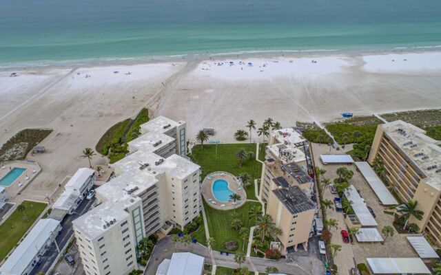 Jamaica Royale Beach Waves