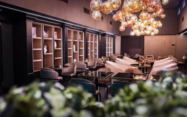 U-Visionary Roma Hotel