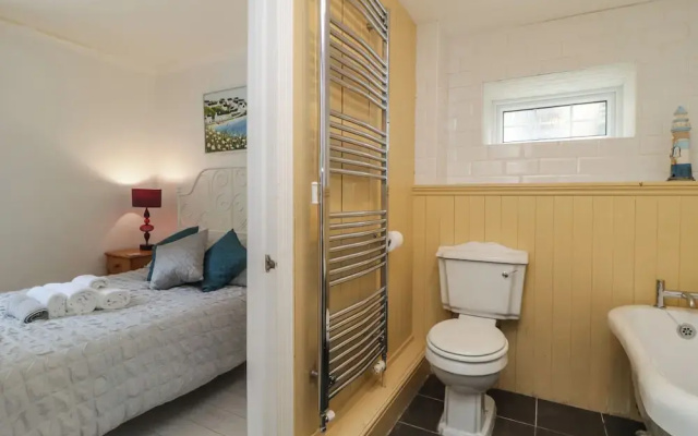 The Coach House Apartment