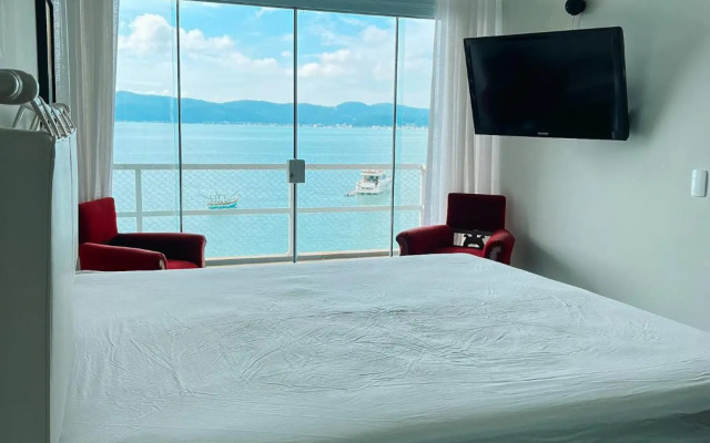 Linda casa pé na areia para até 16 pessoas