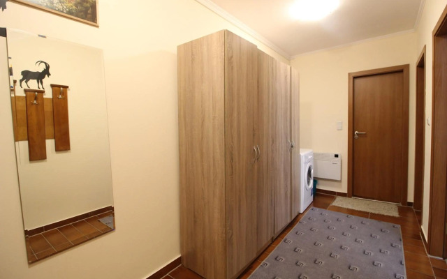 Pine Tree Apartment 2 - B7