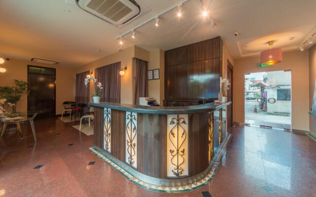 RedDoorz Hotel @ Geylang (SG Clean Certified)