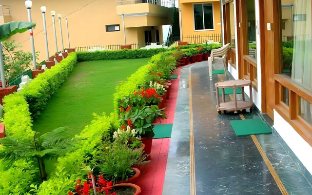 Hotel Lake Inn - A Luxury Lake View Hotel