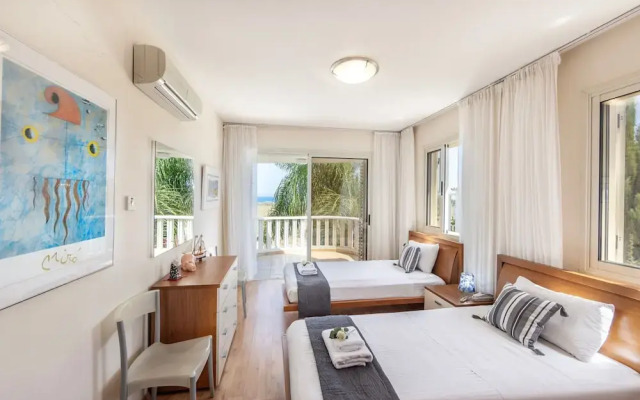 Larnaca Chelidonia Seafront Villa