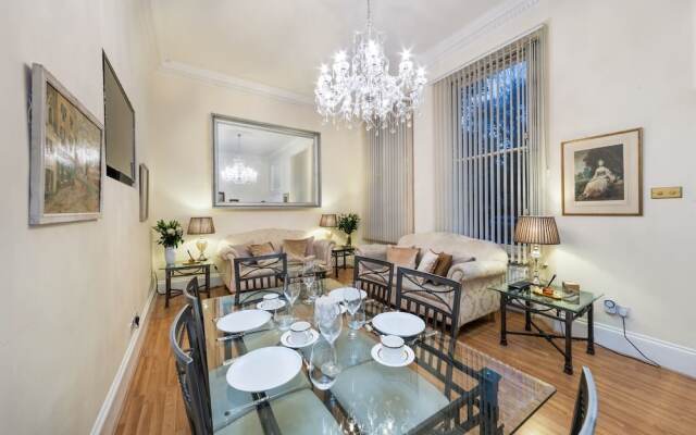 Luxury Private Apartment in Kensington