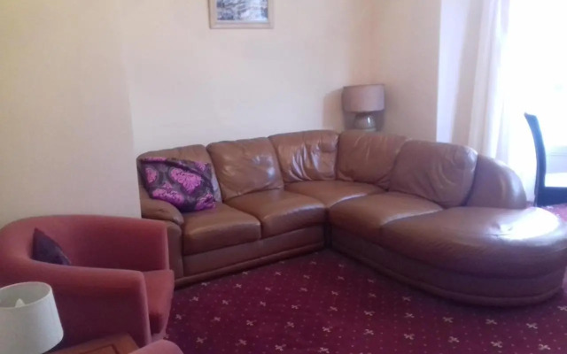 Crown Spa Apartment 13