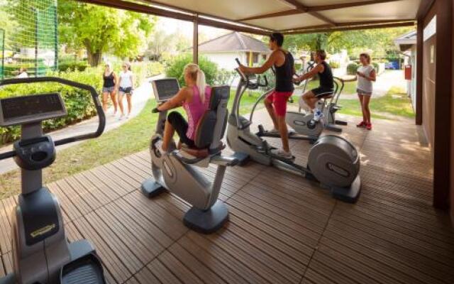 Los Nidos Holiday Resort Bungalows