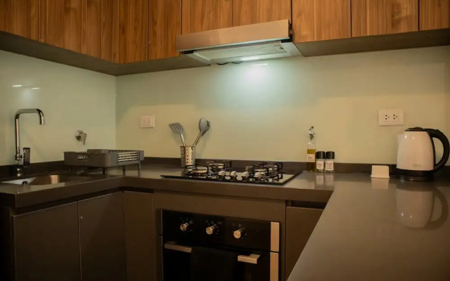 w Astounding 1BR in San Isidro