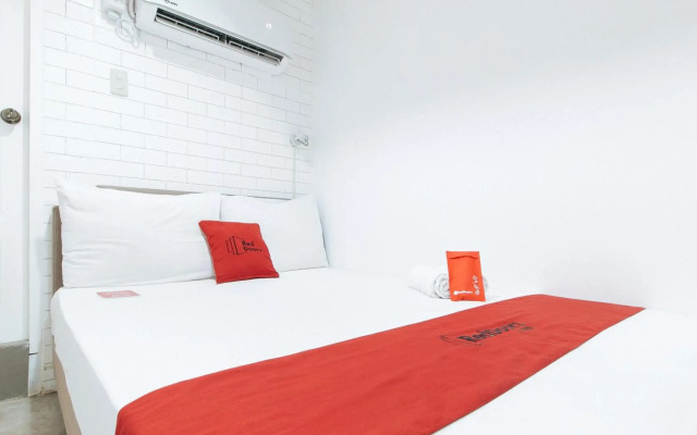 RedDoorz Plus @ Danlig Street Makati