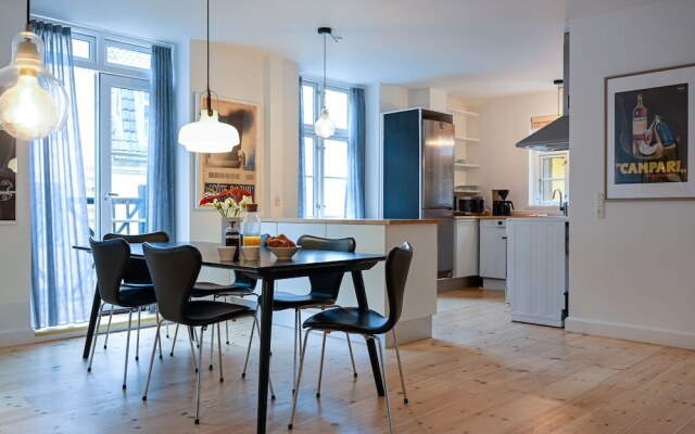 Beautiful 3-bedroom Apartment in a Lovely Neighborhood of Christianshavn