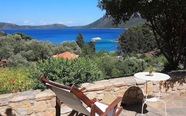 Lithea Villas and Studios by the Sea