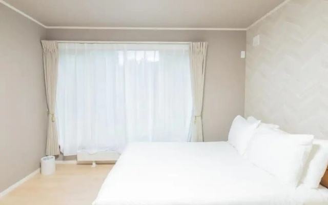 Villa Louisa – Guest Rooms – Furano