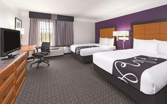 La Quinta Inn & Suites by Wyndham St. Louis Westport