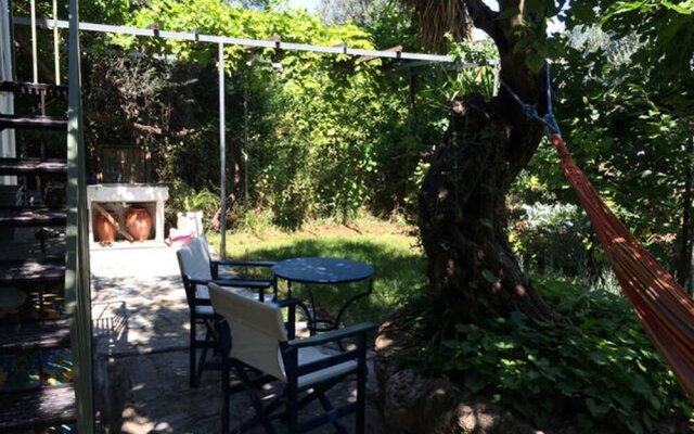 House With 2 Bedrooms in Agii Apostoli, With Enclosed Garden and Wifi
