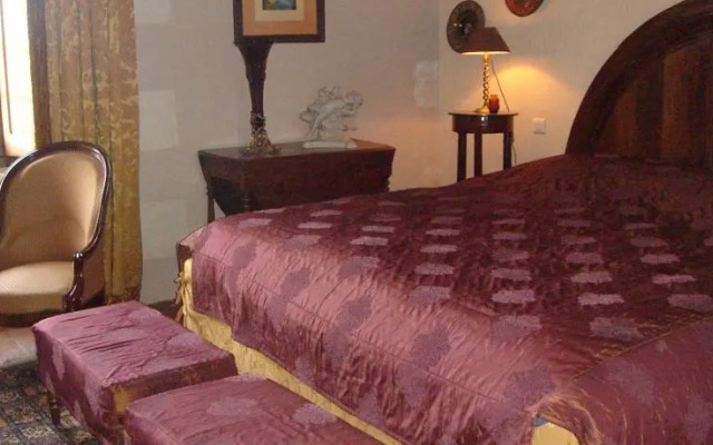 Prieure De La Chaise