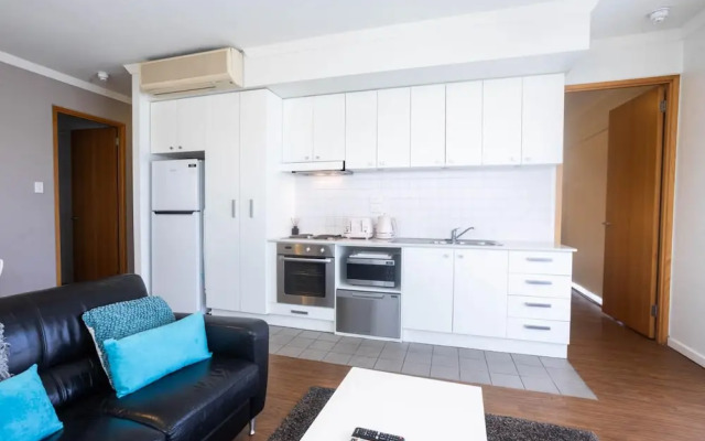 Lovely 2BR Apartment in West Perth With Parking!