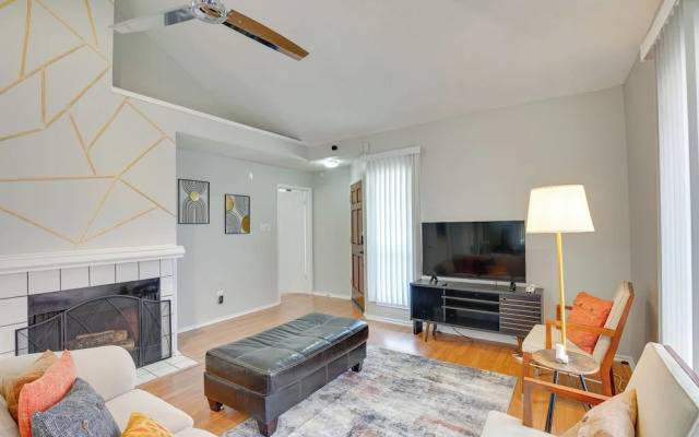 Pet-friendly Carrollton Home w/ Fenced Backyard!