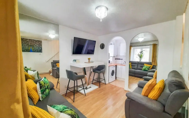 I Luv London Too! 1bed Stunnin Home Sleeps 3!