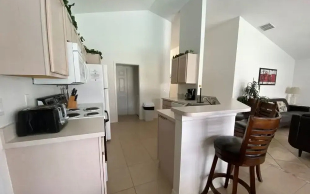 The Poolview Villa in Haines City