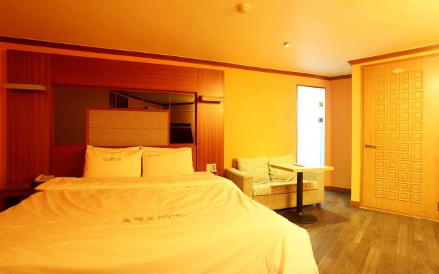 Jeonju Junghwasan-dong Rodeo