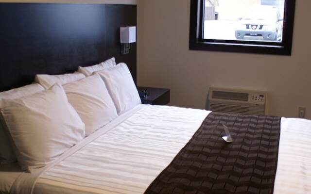 Boarders Inn & Suites by Cobblestone Hotels - Syracuse