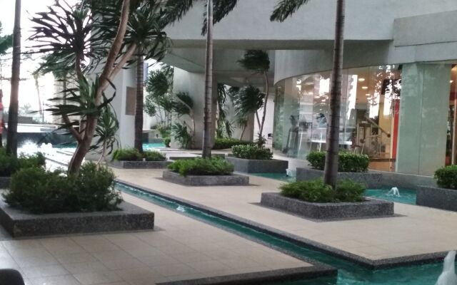 Queens Service Suite at Swiss Garden Residences