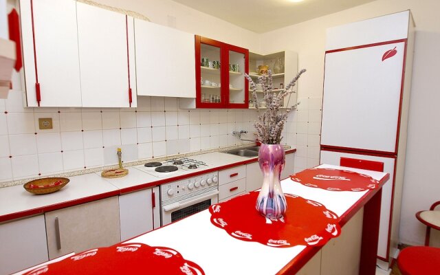 Apartment 864