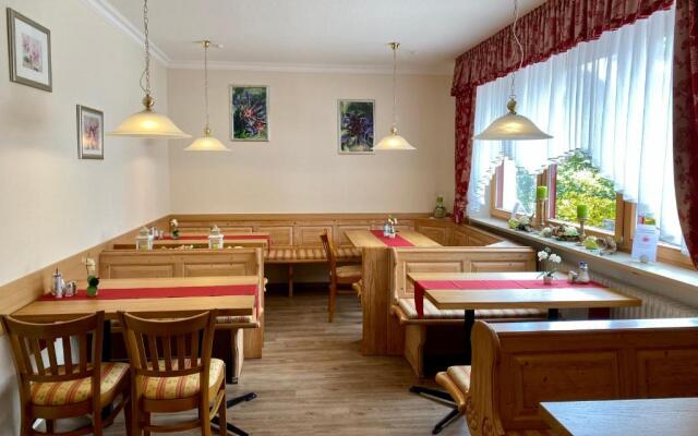 Pension- Hotel Maximilian