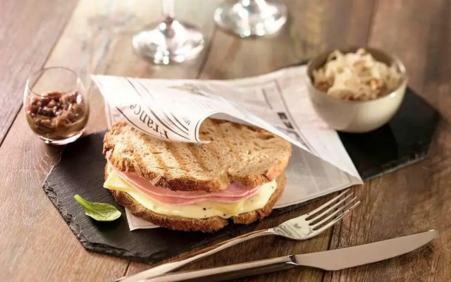 ibis Versailles Château