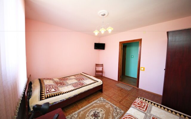 Guest House on Chernomorskaya Ulitsa