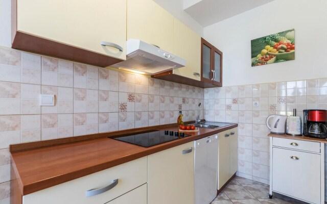 Stunning Apartment in Fazana With Wifi and 3 Bedrooms