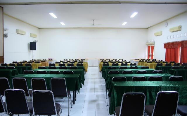 Candisari Hotel & Resto