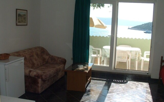 Tonka - 10 m From Beach - A2