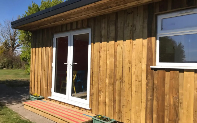 Woodpecker Glamping Cabin