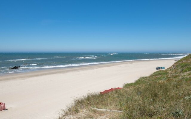 Lovely Apartment With Swimming Pool in Apúlia