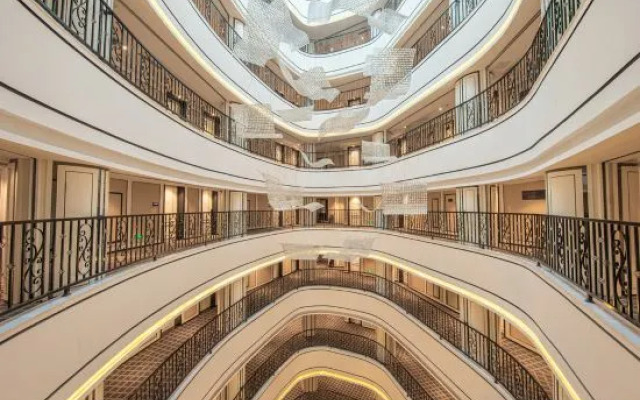 Elong Hotel (Xi'an Shaanxi History Museum Stadium Metro Station Branch)