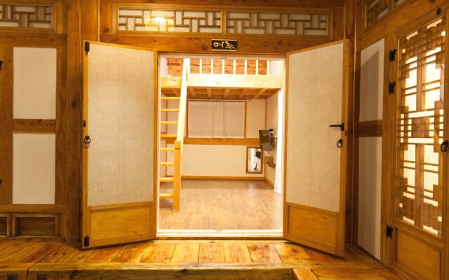 Jeonju Samrakcheon Pension