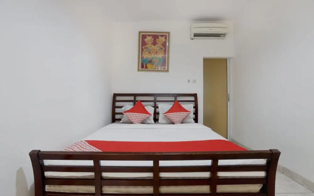 OYO 188 Nely Murni Residence