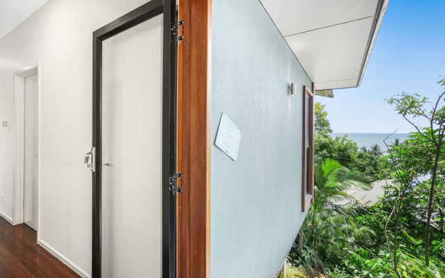 Belle Escapes - Trinity Blue Ocean View Home