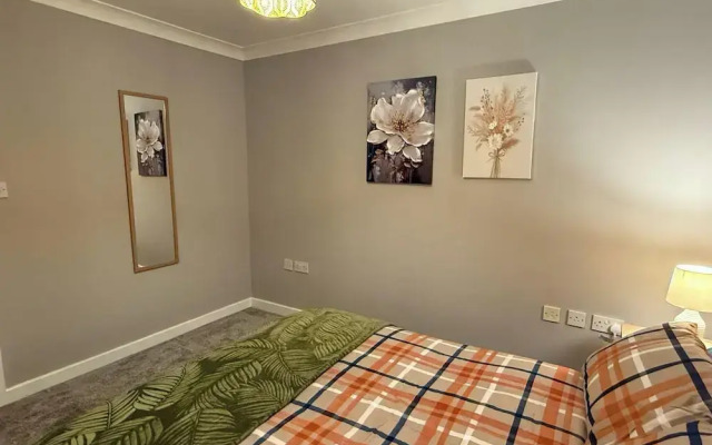 Quaint Bracknell Apartment With Two Bedrooms