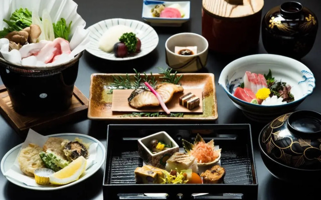 Momijiya Honkan Takao Sansou Ryokan