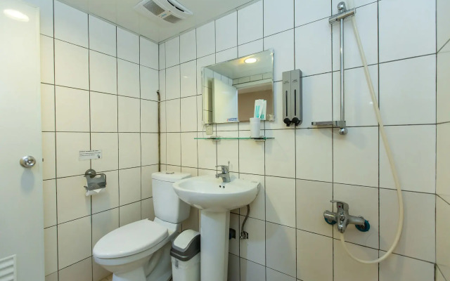 Mr Lobster's Secret Den Design Hostel