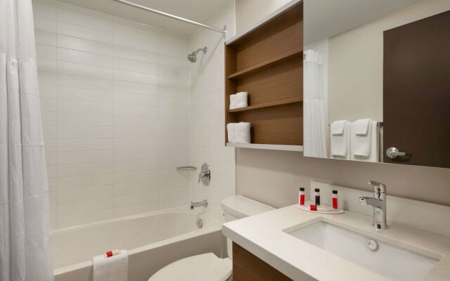 Microtel Inn & Suites by Wyndham Ladysmith Oyster Bay