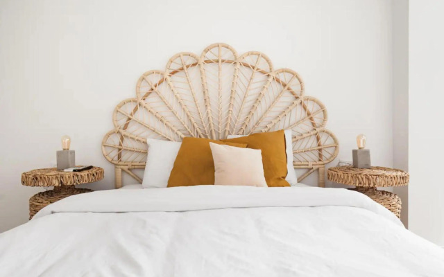 Renovated Large 3Rm Apartment 5 Min From The Beach